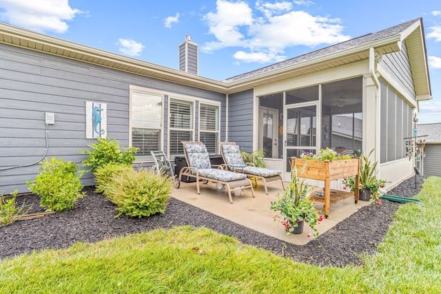 1055 Sumner Grv, Spring Hill, TN 37174