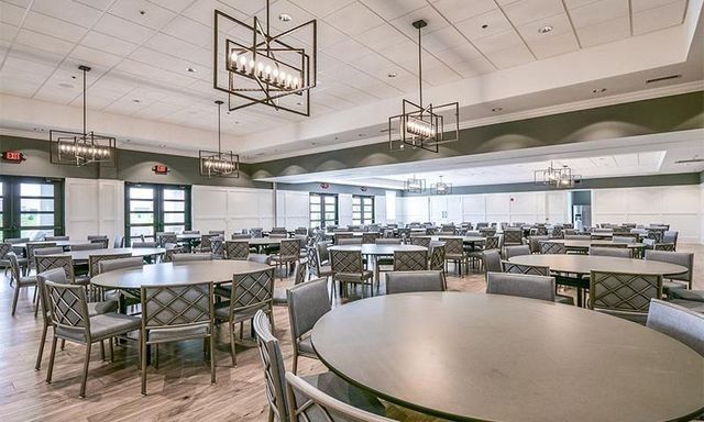 1055 Sumner Grv, Spring Hill, TN 37174