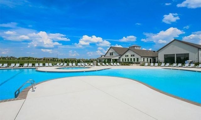 1055 Sumner Grv, Spring Hill, TN 37174