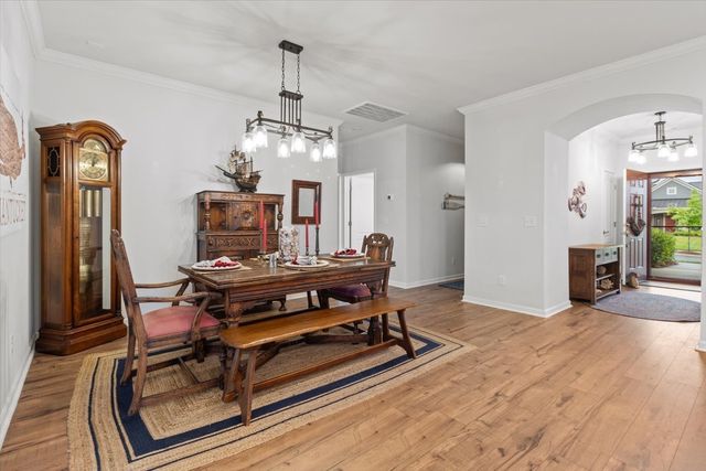 1055 Sumner Grv, Spring Hill, TN 37174