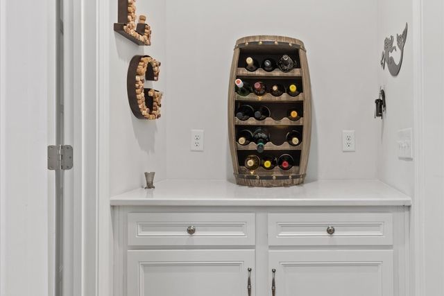 1055 Sumner Grv, Spring Hill, TN 37174