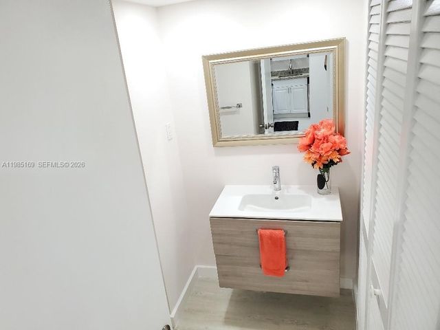 18011 Biscayne Blvd 503, Aventura, FL 33160