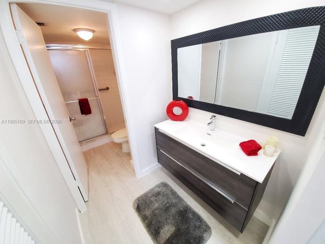 18011 Biscayne Blvd 503, Aventura, FL 33160