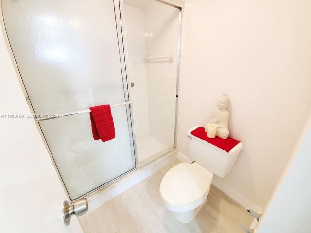 18011 Biscayne Blvd 503, Aventura, FL 33160