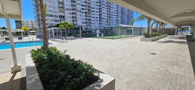 18011 Biscayne Blvd 503, Aventura, FL 33160