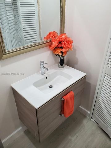 18011 Biscayne Blvd 503, Aventura, FL 33160