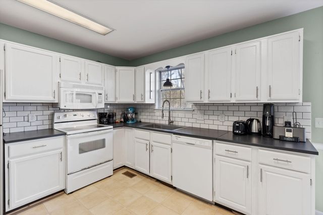 5323 Hunter Village Drive, Ooltewah, TN 37363