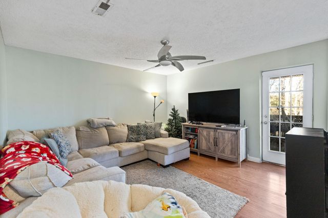 5323 Hunter Village Drive, Ooltewah, TN 37363