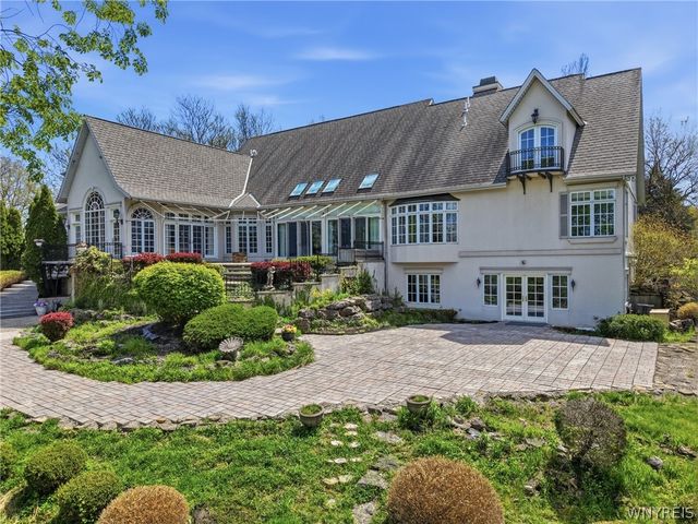 224 Village Pointe Lane, Amherst, NY 14221