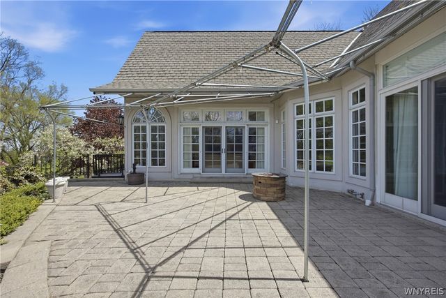 224 Village Pointe Lane, Amherst, NY 14221