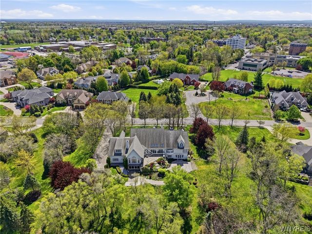 224 Village Pointe Lane, Amherst, NY 14221