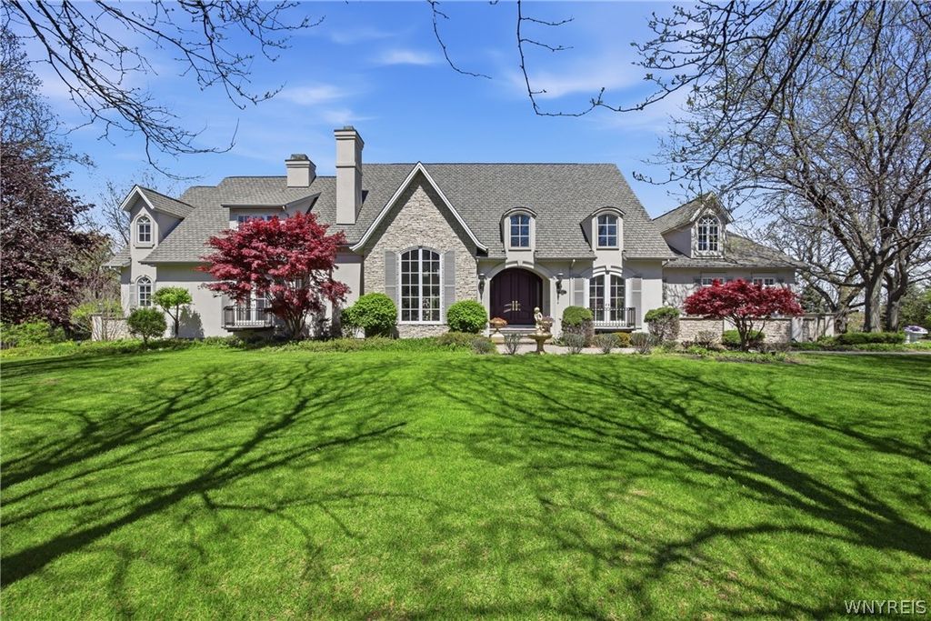 224 Village Pointe Lane, Amherst, NY 14221