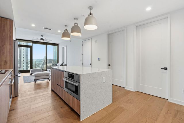 84 N East Ave 3810, Austin, TX 78701