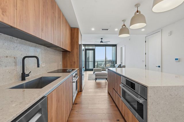 84 N East Ave 3810, Austin, TX 78701