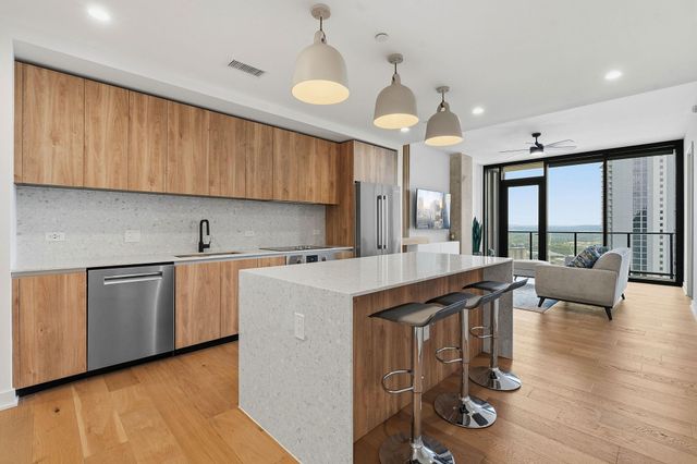 84 N East Ave 3810, Austin, TX 78701
