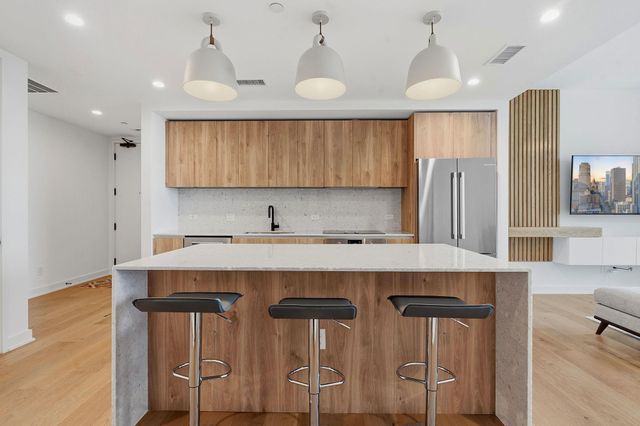 84 N East Ave 3810, Austin, TX 78701