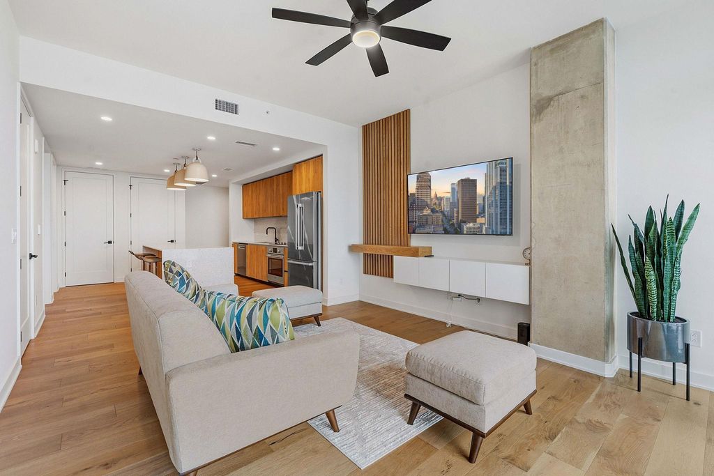 84 N East Ave 3810, Austin, TX 78701