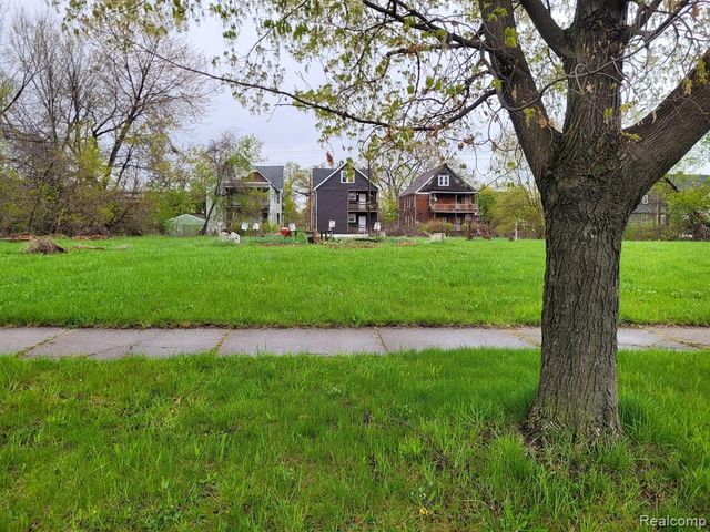 2158 Field Street, Detroit, MI 48214