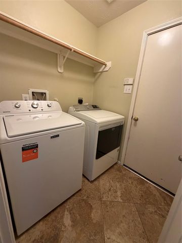 7739 Hunters Peak Lane, Baytown, TX 77523