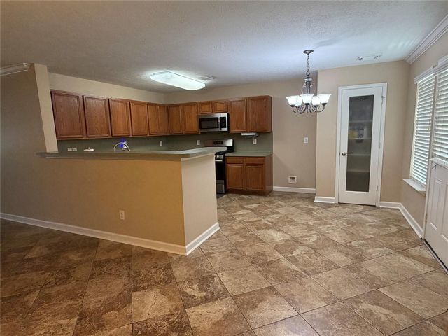 7739 Hunters Peak Lane, Baytown, TX 77523