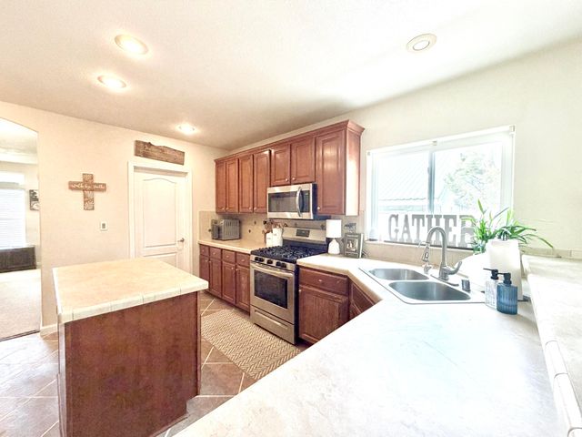 6 Zachary Lane, Edgewood, NM 87015