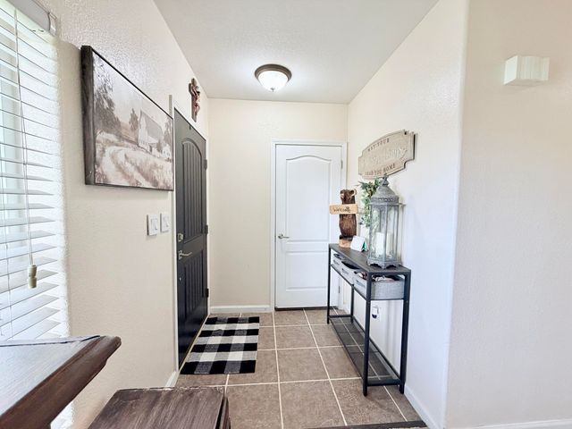 6 Zachary Lane, Edgewood, NM 87015