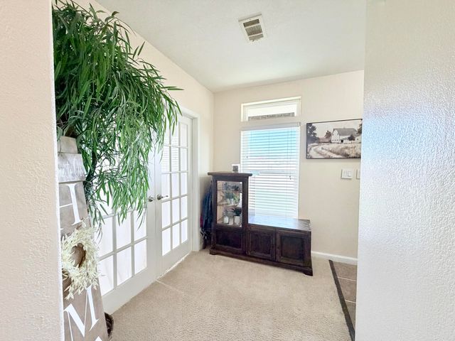 6 Zachary Lane, Edgewood, NM 87015