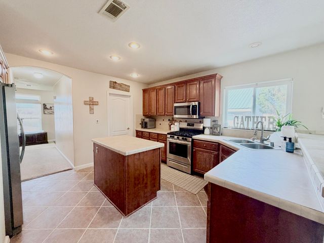 6 Zachary Lane, Edgewood, NM 87015