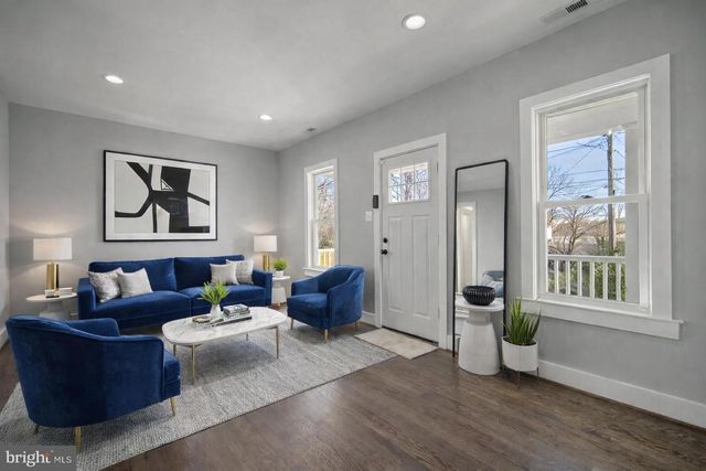 4376 SOUTHERN AVE SE, Washington, DC 20019