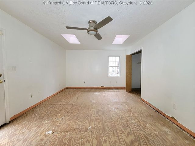 333 Knollwood Drive, Charleston, WV 25302