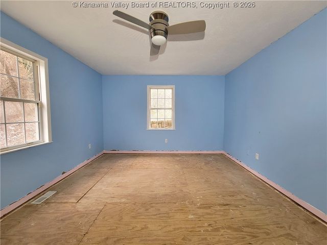 333 Knollwood Drive, Charleston, WV 25302