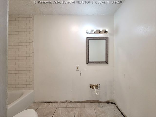 333 Knollwood Drive, Charleston, WV 25302