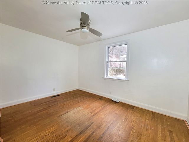 333 Knollwood Drive, Charleston, WV 25302