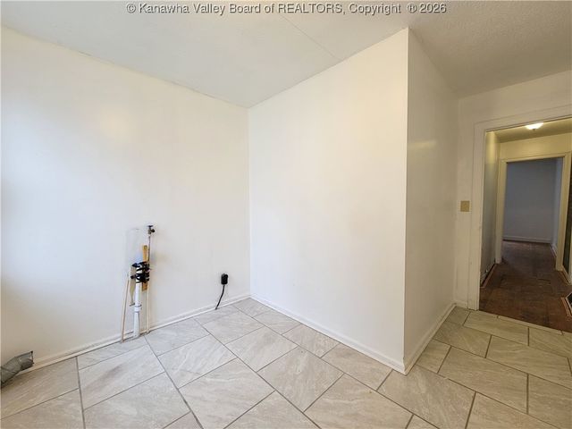 333 Knollwood Drive, Charleston, WV 25302