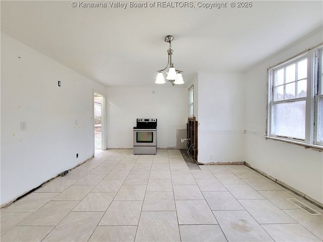 333 Knollwood Drive, Charleston, WV 25302