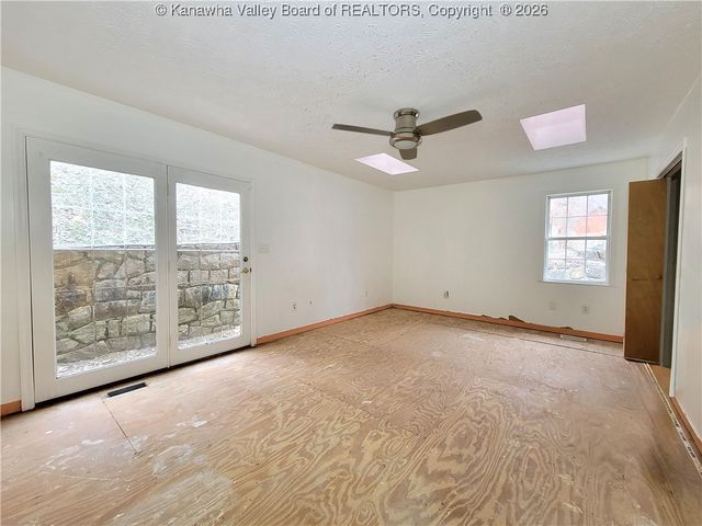 333 Knollwood Drive, Charleston, WV 25302