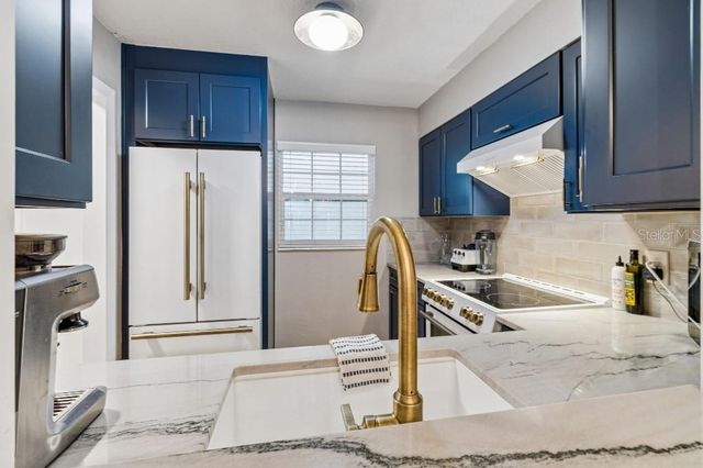 2500 LEE ROAD 104, Winter Park, FL 32789