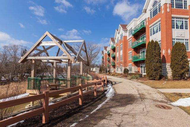 640 Mchenry Road 301, Wheeling, IL 60090