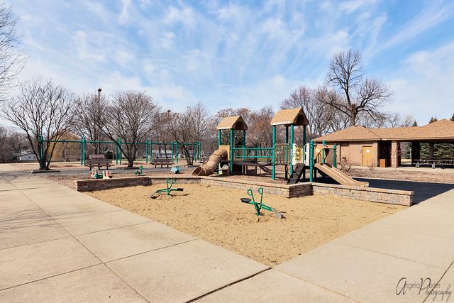 640 Mchenry Road 301, Wheeling, IL 60090