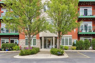 640 Mchenry Road 301, Wheeling, IL 60090