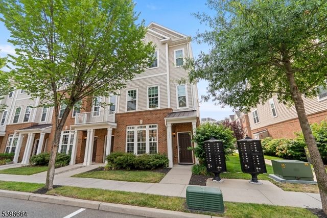 102 Wesmont Dr, Wood-ridge Boro, NJ 07075