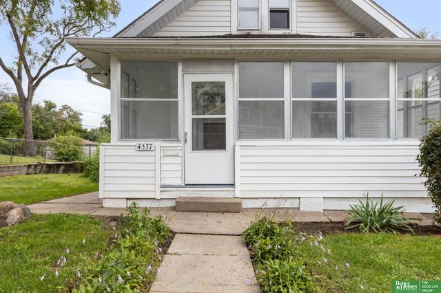 4537 Charles Street, Omaha, NE 68132