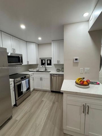 9200 N Hollybrook Lake Dr 208, Pembroke Pines, FL 33025