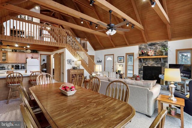 80 PURPLE FINCH LN, Berkeley Springs, WV 25411