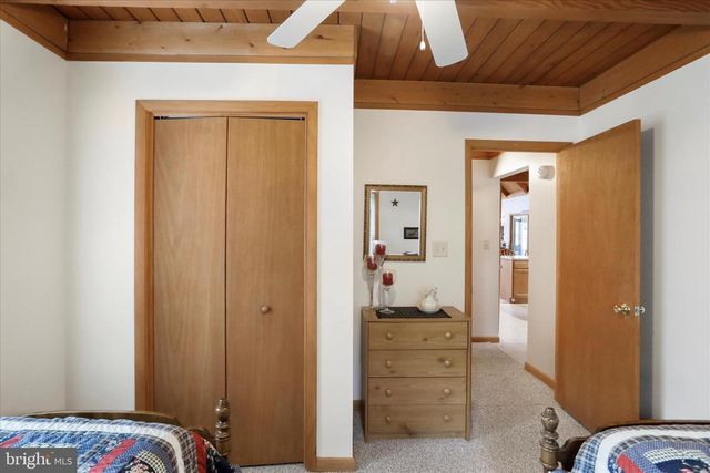 80 PURPLE FINCH LN, Berkeley Springs, WV 25411