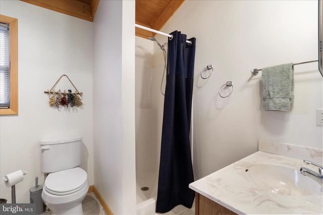 80 PURPLE FINCH LN, Berkeley Springs, WV 25411