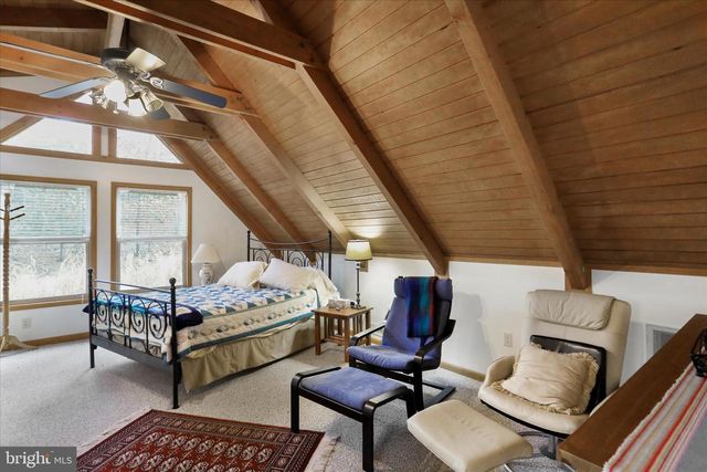 80 PURPLE FINCH LN, Berkeley Springs, WV 25411