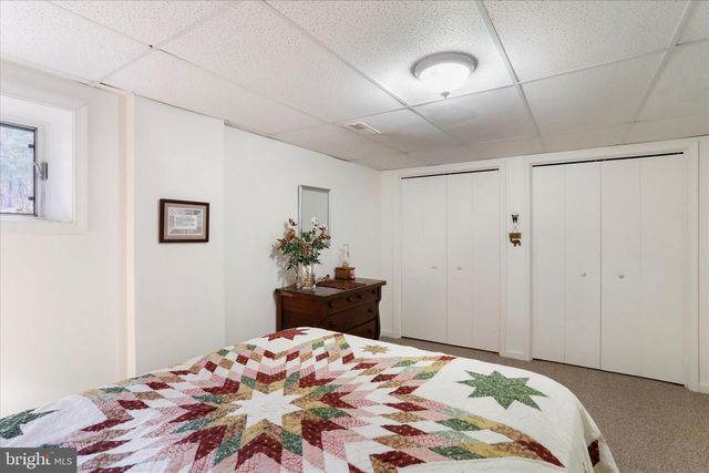 80 PURPLE FINCH LN, Berkeley Springs, WV 25411