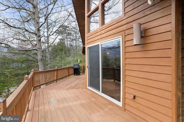 80 PURPLE FINCH LN, Berkeley Springs, WV 25411