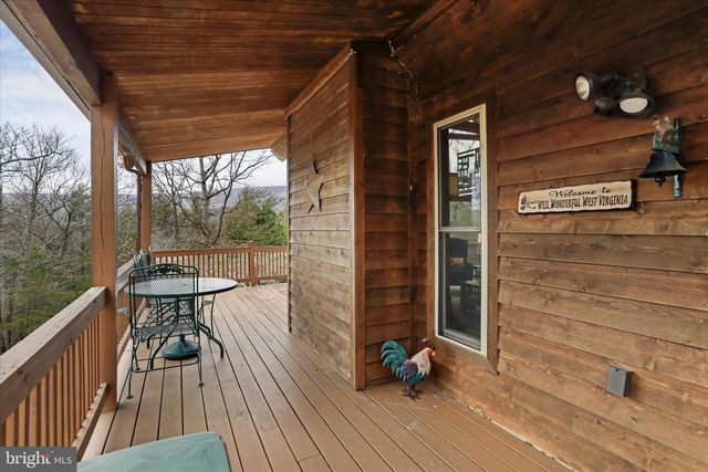 80 PURPLE FINCH LN, Berkeley Springs, WV 25411